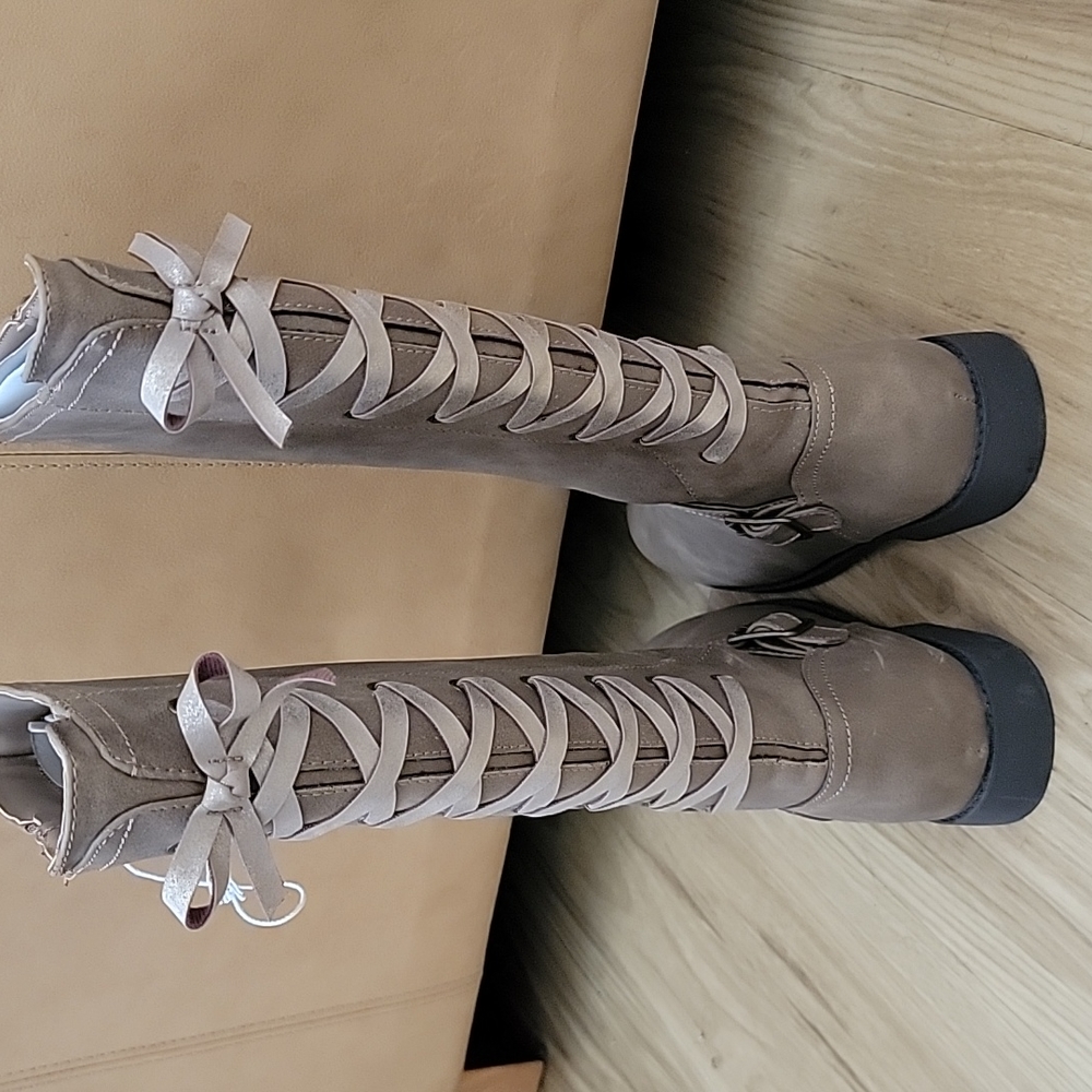 Girl's Taupe Ribbon boots